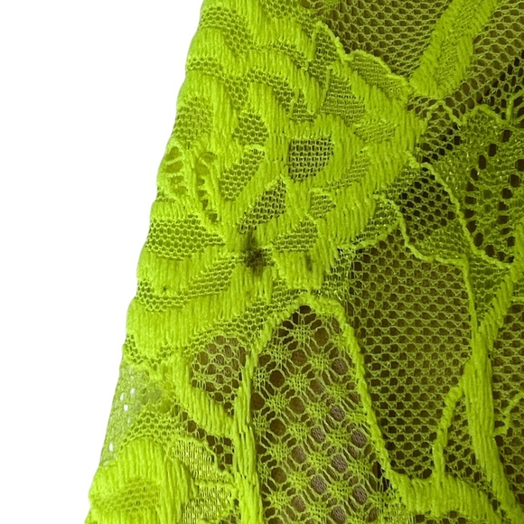 NWT Torrid Sleeveless Lace High Neck Top Sz 1X Neon‎ Yellow Summer Statement - Picture 6 of 10